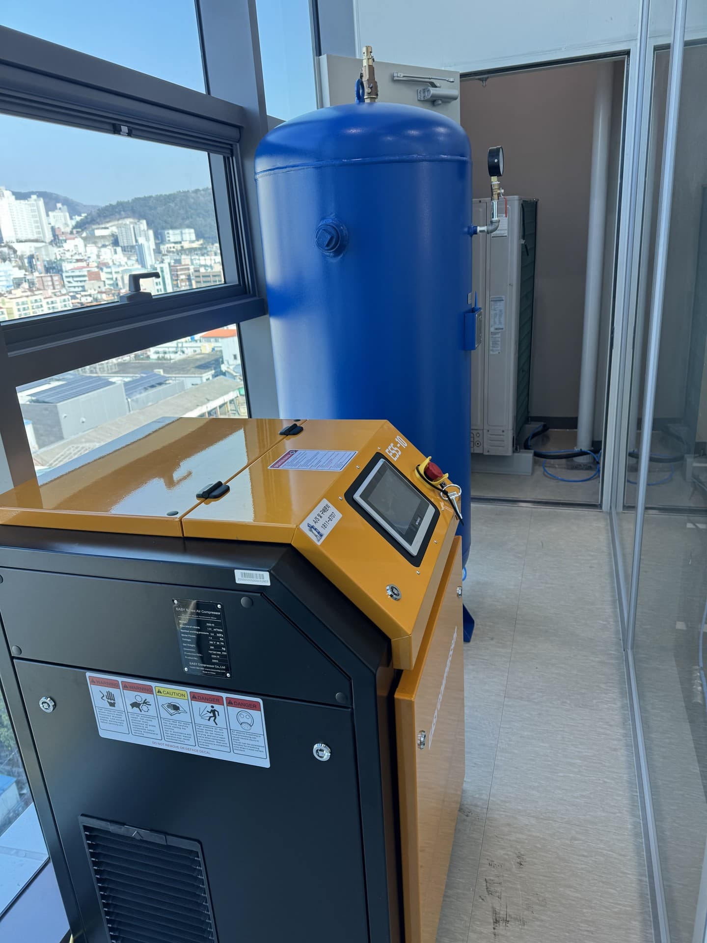 부산 아파트형공장 현장의 10HP 콤프레셔