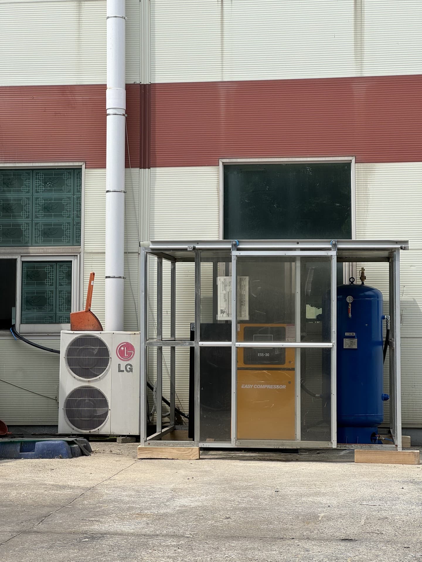 충청 괴산 제조 현장의 30HP 콤프레셔