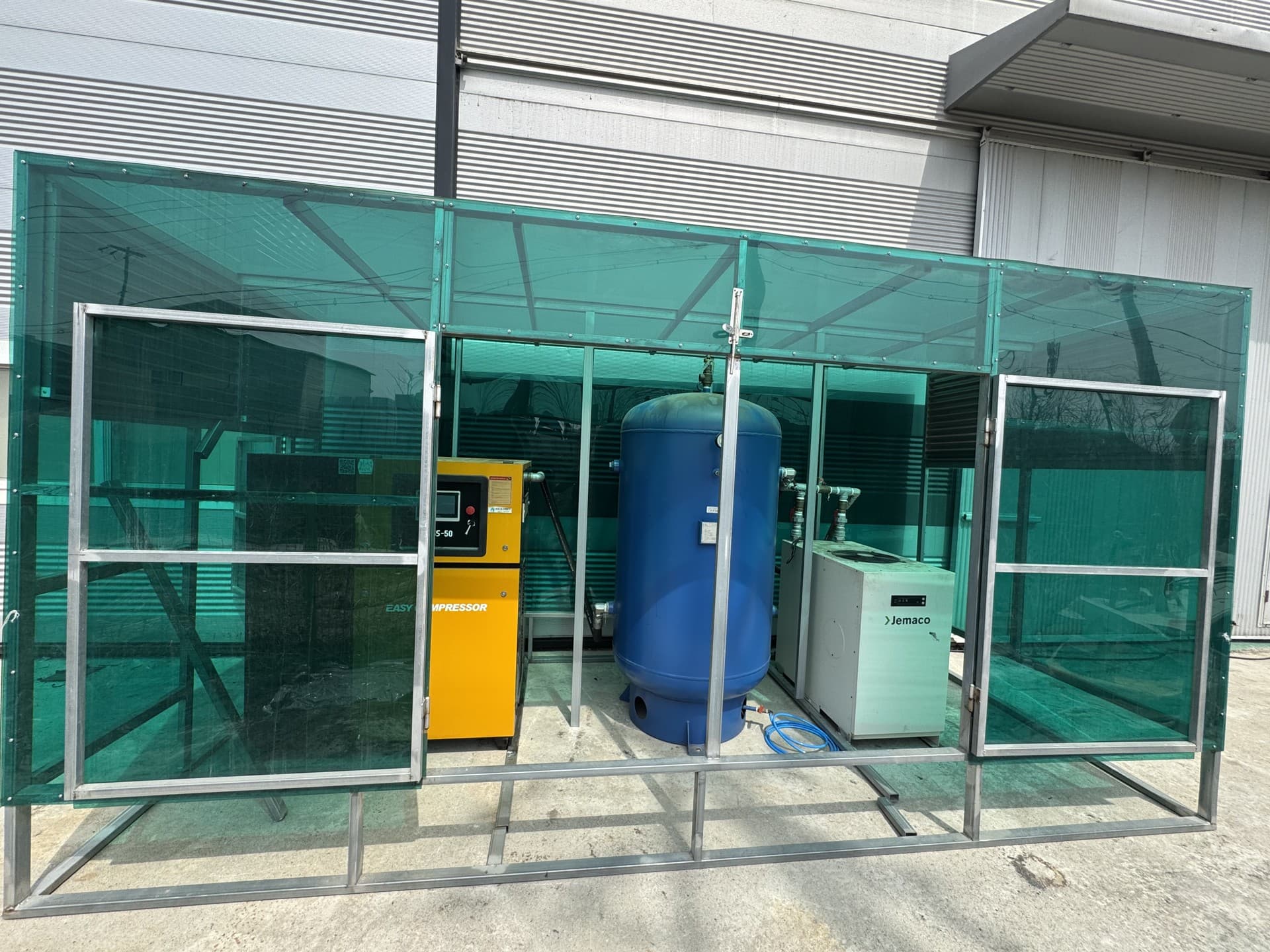 경기도 포천시 가공 현장의 50HP 콤프레셔